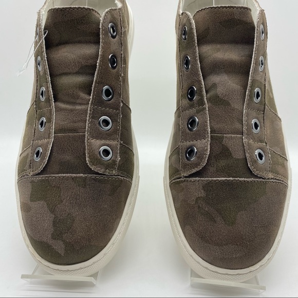 Coconuts by Matisse Women’s Slip On Camo Sneaker - Picture 5 of 11